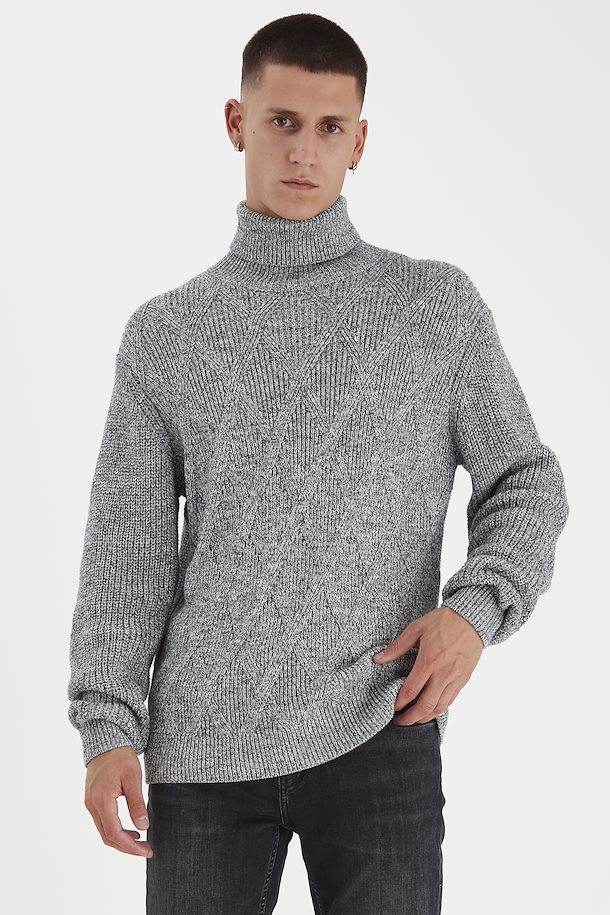 pullover knitted